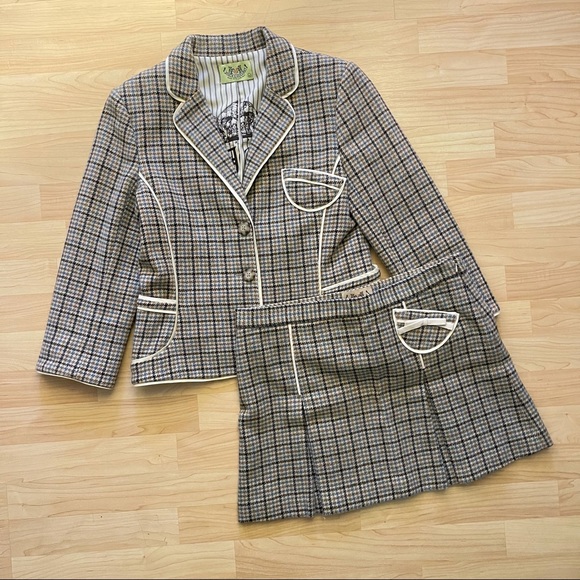 SOLD - Picture 1 of 9